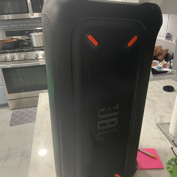 Jbl partybox 100